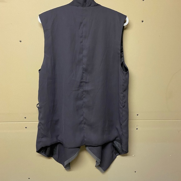 2/$20❤️- VEST | Women’s Guess vest size small/medium - Picture 5 of 5